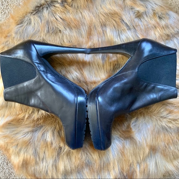 Stuart Weitzman Leather High Heel Booties - Picture 2 of 10